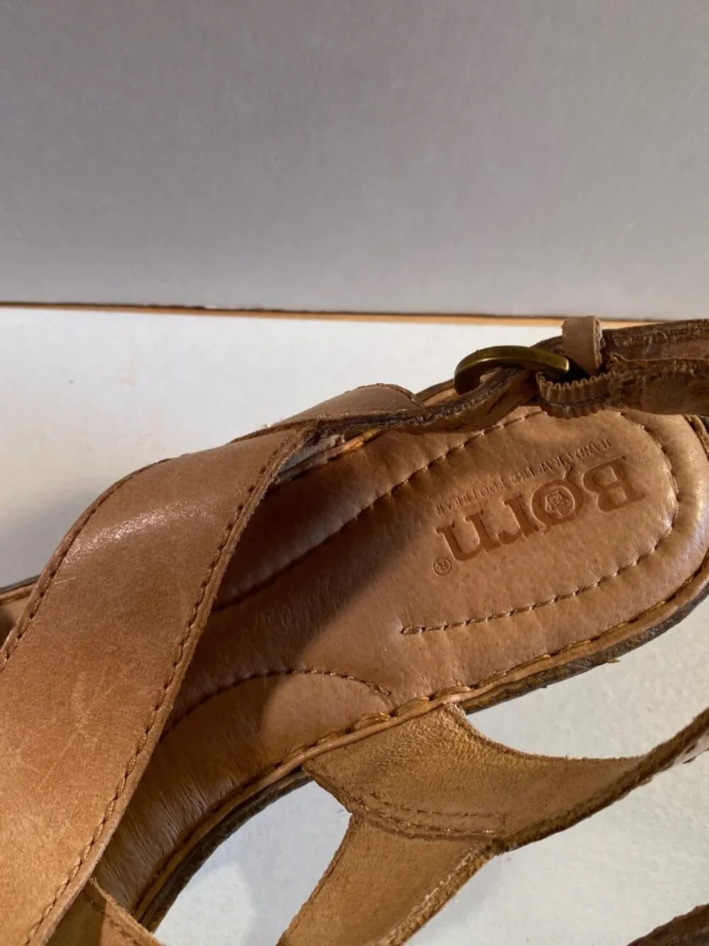 Born - Sz 7M - Ashley Wedge F01706 Sandals
